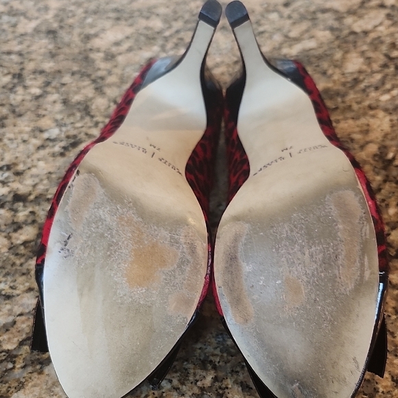 White‎ House Black Market Red and Black Heels with Leopard Print - Picture 6 of 6